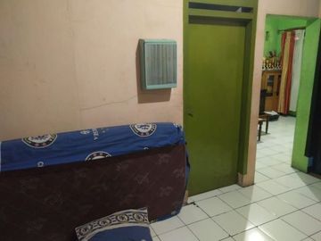 Rumah second 1,5 lt strategis di Tanah Baru Depok