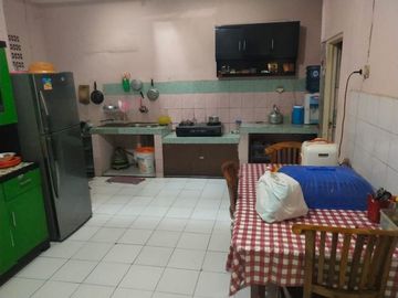 Rumah second 1,5 lt strategis di Tanah Baru Depok