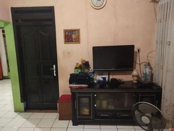 Rumah second 1,5 lt strategis di Tanah Baru Depok