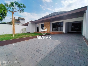 DIJUAL!! RUMAH EXCLUSIVE MODERN STYILSH SIAP HUNI, SINGOTRUNAN - BANYUWANGI