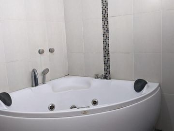 Venta amplio terreno con 2 casas, excelente ubicación, San Rafael, Los Chillos