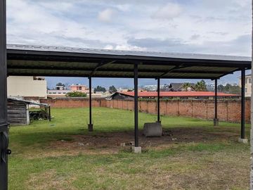 Venta amplio terreno con 2 casas, excelente ubicación, San Rafael, Los Chillos