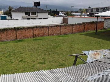 Venta amplio terreno con 2 casas, excelente ubicación, San Rafael, Los Chillos