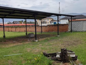Venta amplio terreno con 2 casas, excelente ubicación, San Rafael, Los Chillos