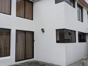Venta amplio terreno con 2 casas, excelente ubicación, San Rafael, Los Chillos