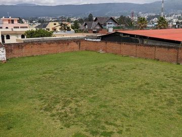 Venta amplio terreno con 2 casas, excelente ubicación, San Rafael, Los Chillos