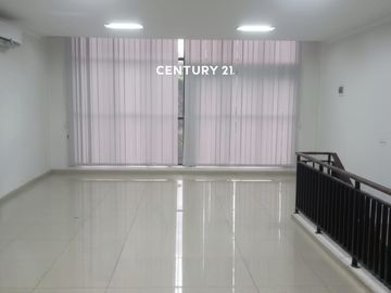 Ruko Strategis 3 Lantai Siap Pakai  Fr 17373
