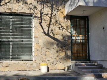 CASA · VENTA · GODOY CRUZ · BENEGAS · 2 DORMITORIOS · PATIO