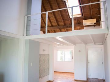 Departamento de 2 ambientes con cochera en venta en San Isidro