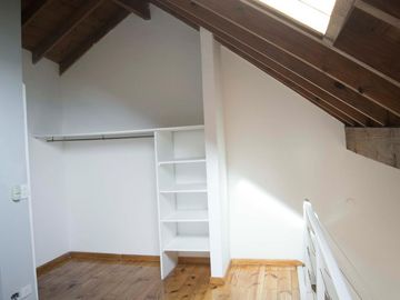 Departamento de 2 ambientes con cochera en venta en San Isidro