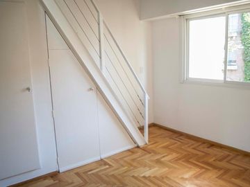 Departamento de 2 ambientes con cochera en venta en San Isidro