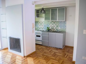 Departamento de 2 ambientes con cochera en venta en San Isidro