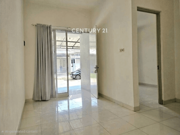 Rumah Minimalis Full Renovasi Di Cluster Royal London MGC Bekasi