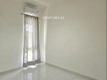 Rumah Minimalis Full Renovasi Di Cluster Royal London MGC Bekasi
