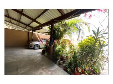 Oportunidad única! Venta de encantadora casa de campo 

¿Buscas tranquilidad, naturaleza y comodidad? Esta hermosa casa estilo casa de campo es perf
