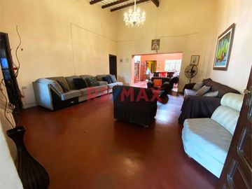 Oportunidad única! Venta de encantadora casa de campo 

¿Buscas tranquilidad, naturaleza y comodidad? Esta hermosa casa estilo casa de campo es perf