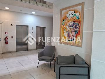 Oficina 3 privados , 1 estacionamiento, metro Simón Bolívar