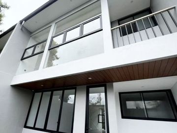 BEST LOCATION Rumah Baru Di Sayap Pasteur Babakan Jeruk Bandung