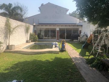 Casa lote propio con piscina