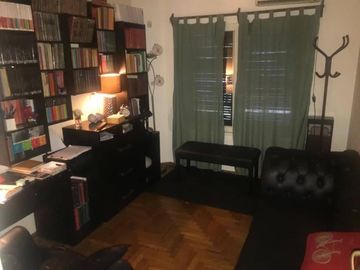 EXCELENTE CASA 6 AMBIENTES, EN 3 PLANTAS, C/ COCHERA, V. BALLESTER