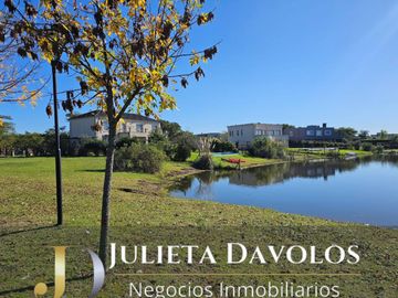 Casa en Venta 5 ambientes Barrio El Canton Puerto. Con Renta