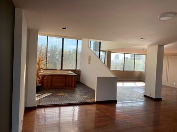 Venta de departamento de dos pisos en San Pedro de los pinos.