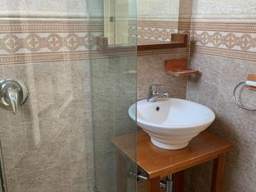 Venta de departamento de dos pisos en San Pedro de los pinos.