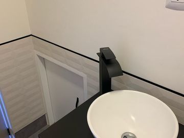 Venta de departamento de dos pisos en San Pedro de los pinos.