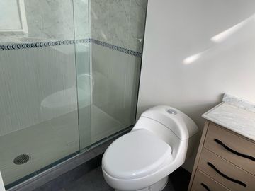 Venta de departamento de dos pisos en San Pedro de los pinos.
