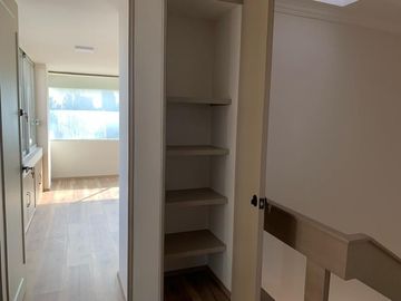 Venta de departamento de dos pisos en San Pedro de los pinos.