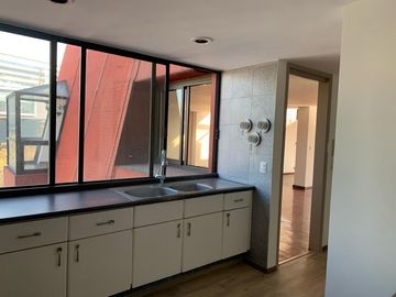 Venta de departamento de dos pisos en San Pedro de los pinos.