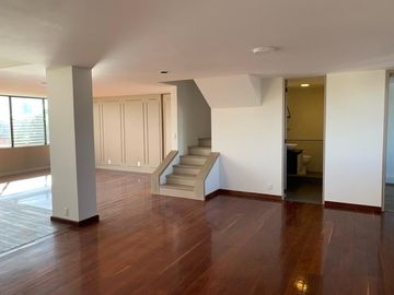 Venta de departamento de dos pisos en San Pedro de los pinos.