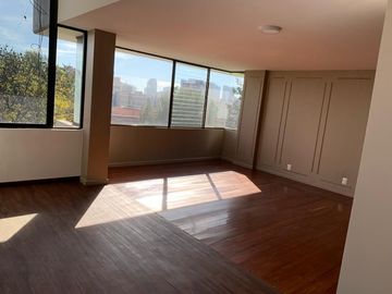 Venta de departamento de dos pisos en San Pedro de los pinos.