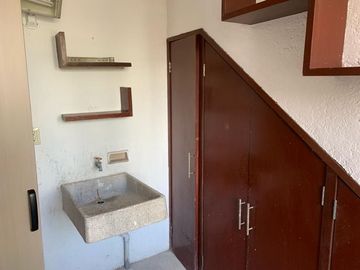 Venta de departamento de dos pisos en San Pedro de los pinos.