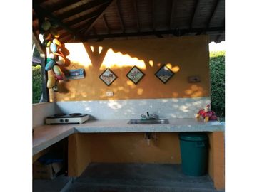 SE VENDE HERMOSO CHALET VIA PUEBLO TAPAO