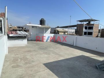 🏡 ¡Casa en Venta en la Urbanización Los Granados – Ideal para Familias e Inversores! 🏡

Esta espaciosa y versátil propiedad es perfecta para quienes