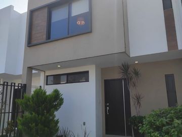 -Casa en Venta, Residencial Cumbres II, Carr. San José Novillero.