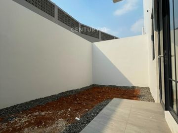 Disewakan Rumah Europan Classic Di  Area Bintaro Bs 18671