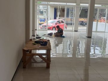 DIJUAL 2 RUKO HARGA 1 RUKO MASIH BARU KAWASAN RAMAI PENDUDUK DI SUKUN
