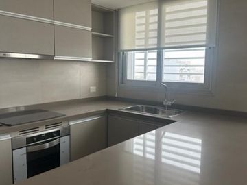 3 y 4  AMBIENTES con cochera  , 81.70 M2 , y 156.60 m2  PISCINA, SUM,GIMNASIO, SEGURIDAD ,SAUNA , LAUNDRY, PARRILLAS , SOLARIUM