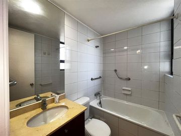 Departamento en venta de 2 dorm. en Recoleta