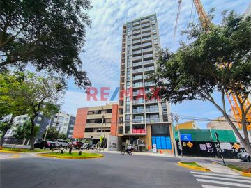 Departamento de Estreno en Alquiler en Barrio Médico- Surquillo.🌟
Ubicado en el piso 17, con vista panorámica, diseño moderno y excelente distribució