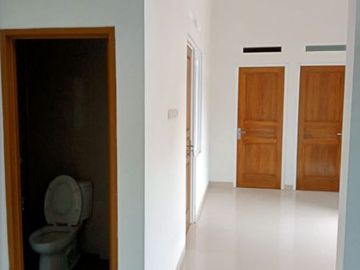 Rumah strategis tanah luas harga murah,row jalan cukup 2 mobil,tunggu apa segera buking