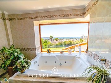 Espectacular casa de 440m2 en condominio Santa Mónica Peñuelas