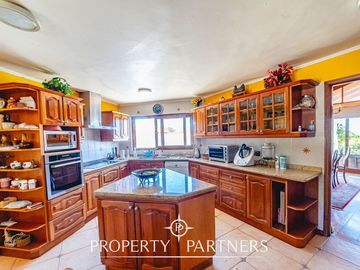 Espectacular casa de 440m2 en condominio Santa Mónica Peñuelas
