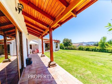 Espectacular casa de 440m2 en condominio Santa Mónica Peñuelas