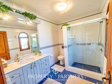Espectacular casa de 440m2 en condominio Santa Mónica Peñuelas