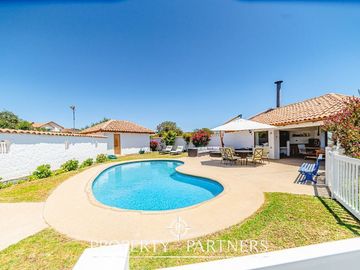 Espectacular casa de 440m2 en condominio Santa Mónica Peñuelas