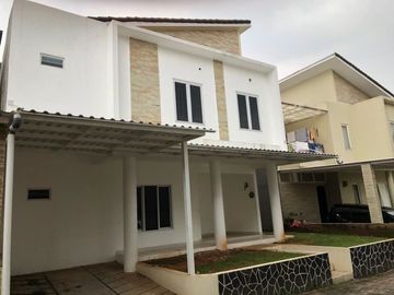 Rumah 2 lantai dalam komplek andara pangkalan jati