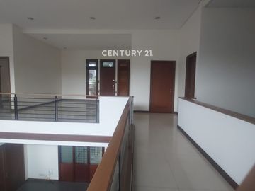 Rumah Nyaman Siap Huni SHM Di Jl Setraduta Kota Bandung